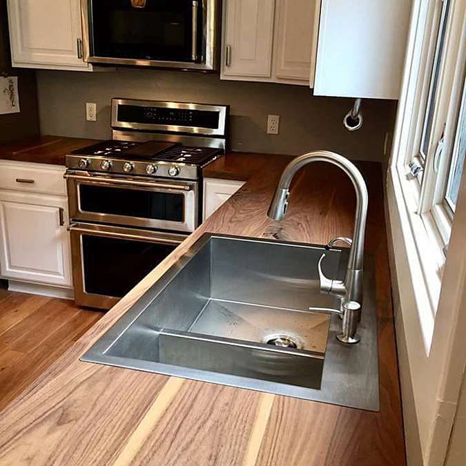 Kitchen Islands & Countertops